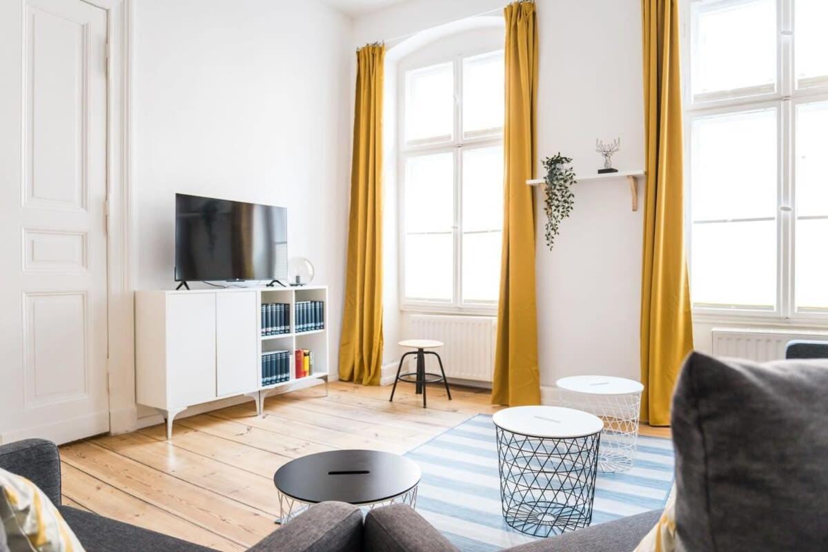 Apartment At Rosenthaler Platz Berlin Bagian luar foto